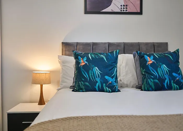 Host & Stay - 23 Waterside Place