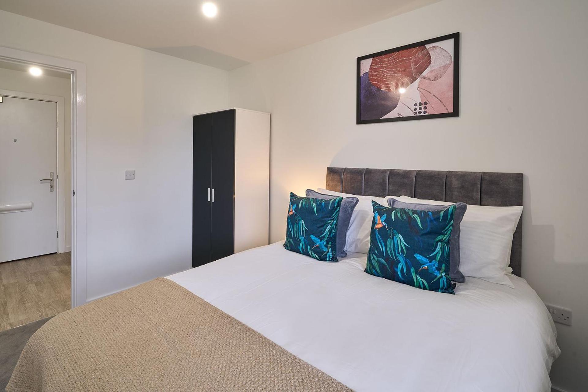 Host & - 23 Waterside Place Apartment